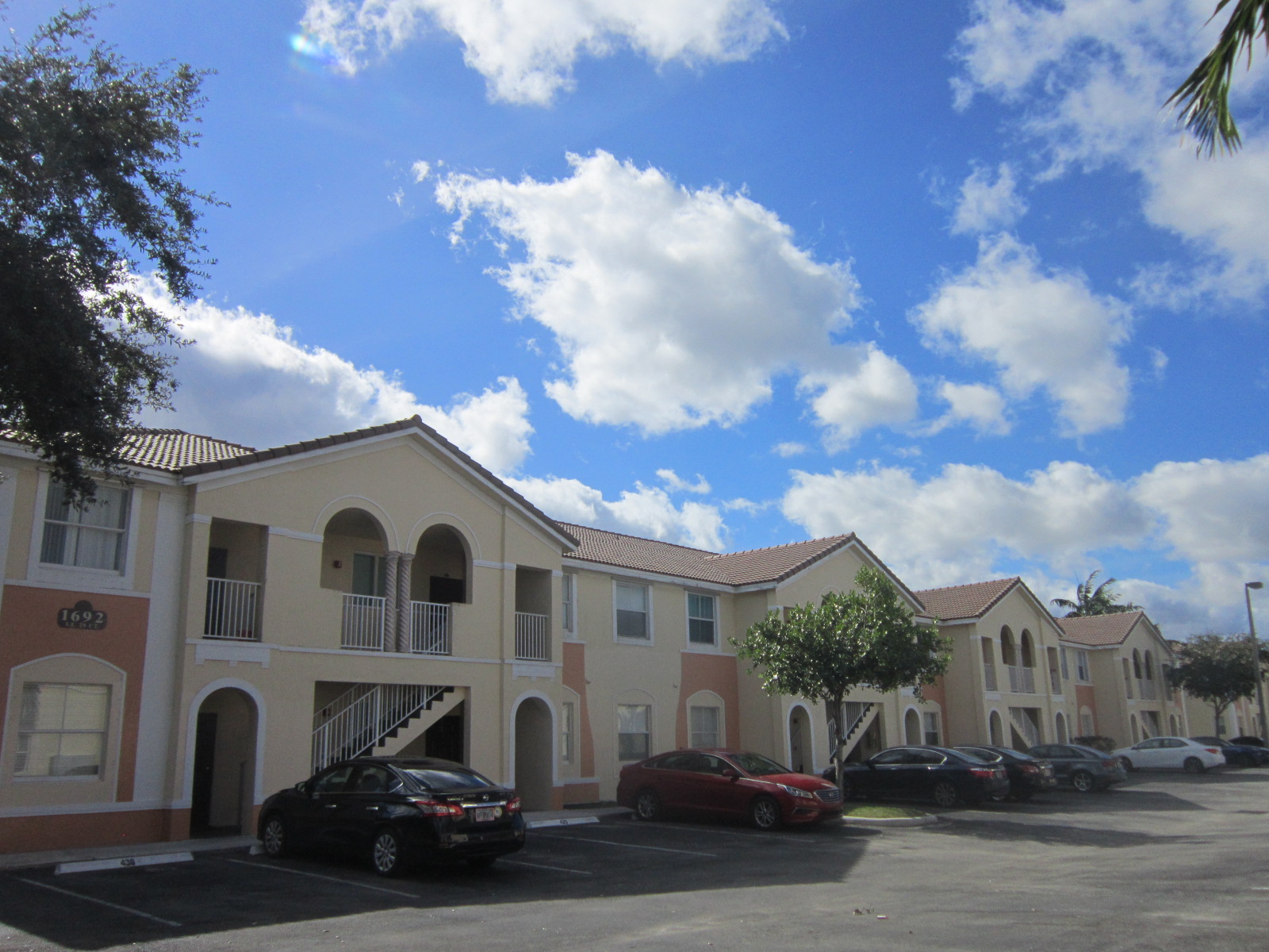 1652 SE 28 St, Unit 201